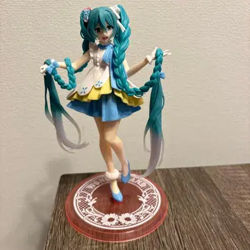 하츠네 미쿠 Wonderland ver. 피규어