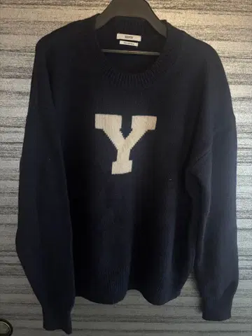 SCENTOF 네이비 Y자 로고 긴팔 니트