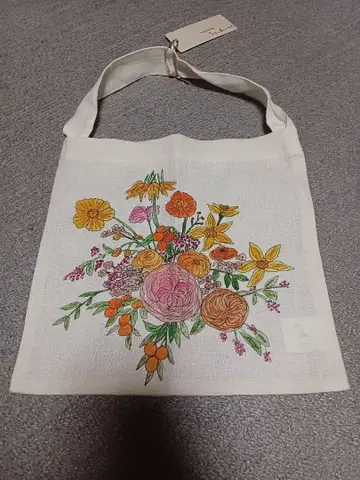 내추럴 바이 스튜디오 클립 린넨 플라워 백