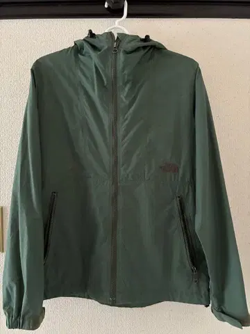 THE NORTH FACE 카키 M 마운틴 파카