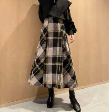 SNIDEL 로빙 체크 플레어 스커트 S 사이즈