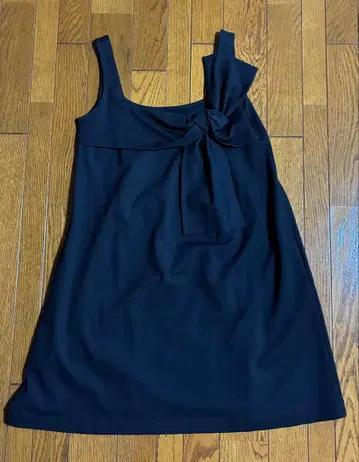 [ 새상품급 ] 폭시 블랙 리본 포함 슬리브리스 원피스