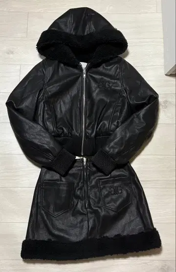 GYDA 제이 인조 가죽 보아 후디 코트 치마바지 셋업