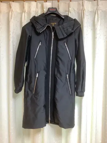 MooRER (무레르) 다운 코트