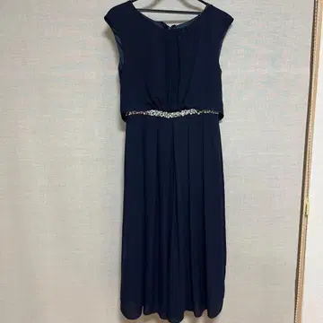 네이비 맥시 드레스 비쥬 부착