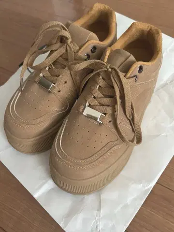 베이지 통굽 스니커즈 22.5cm