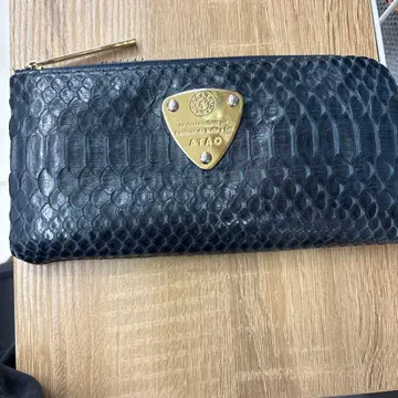 ATAO 네이비 가죽 장지갑