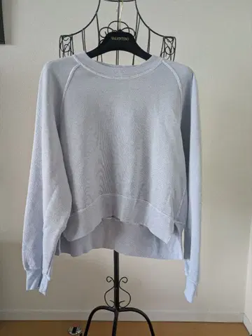 라이트 블루 라운드넥 트레이닝복