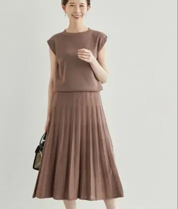 새상품급 ROP PICNIC 로페피크닉 크루넥 플리츠 니트 원피스