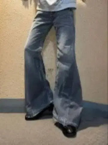 그레이 부츠컷 데님 리메이크