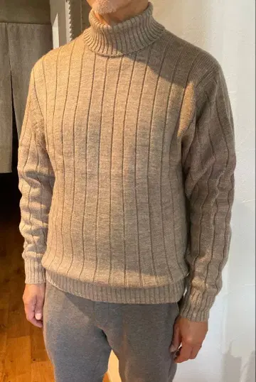 베이지 터틀넥 스웨터 [ L ] 울 100%