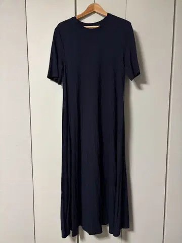 COS 볼륨 맥시 T셔츠 드레스