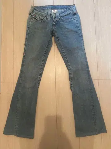 트루 릴리젼 부츠컷 데님 24