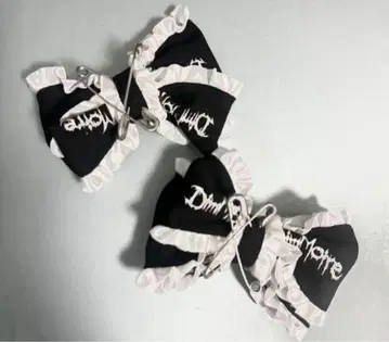 DimMoire 안전핀 x 프릴 리본 클립 화이트