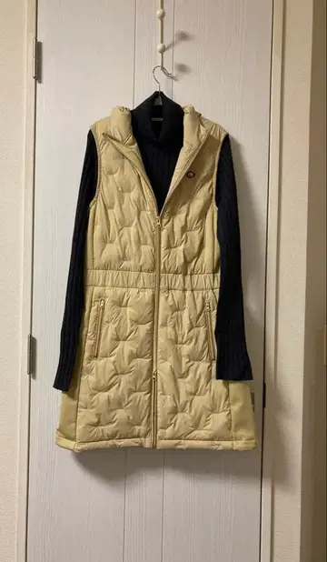 후드 부착 퀼팅 롱 베스트