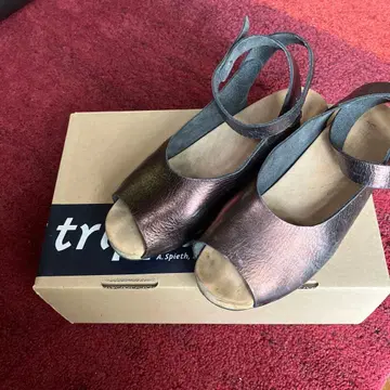 tripper 브라운 메탈릭 샌들 36 사이즈
