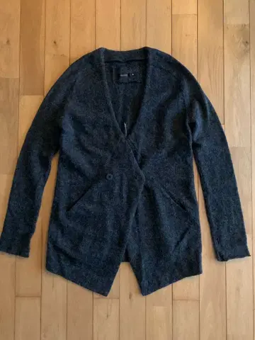 KLASICA 다크 그레이 가디건