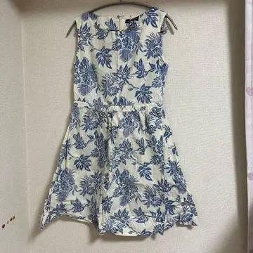 SHIPS 꽃무늬 슬리브리스 원피스 M 사이즈 카리유시