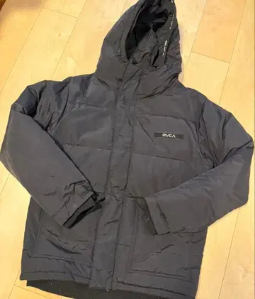 RVCA 블랙 다운 자켓
