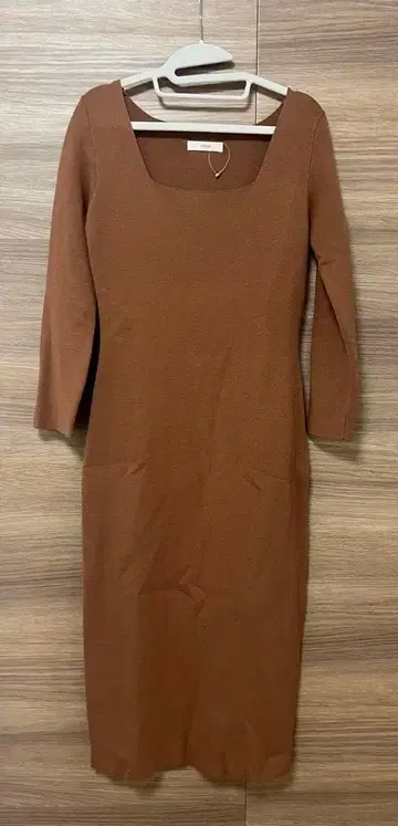 미사용 emmi (에미) 롱 원피스