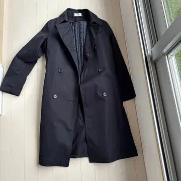 이것은 이득 거의 미사용 플라스테 라이너 포함 트렌치코트 네이비