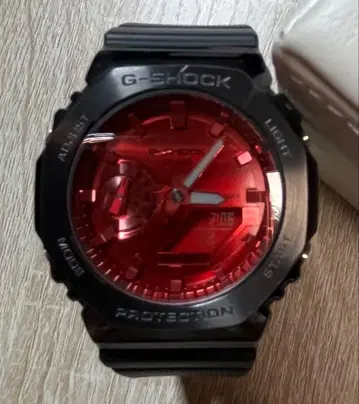 G-SHOCK GM-2100B 레드