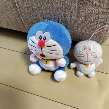 도라에몽 자수 참 부착 마스코트 키링, 화이트 도라에몽 2개