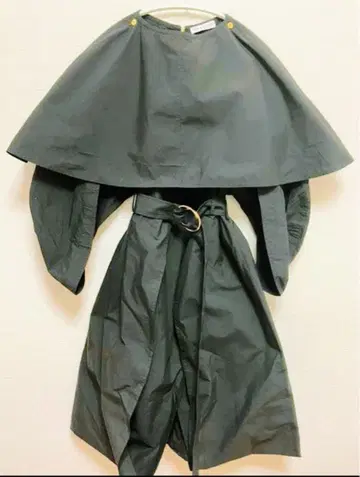 JW 앤더슨 블랙 케이프 스타일 원피스