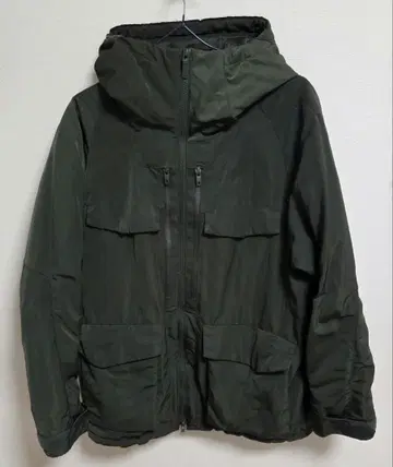 UNIQLO 화이트 마운티니어링 L 올리브 그린