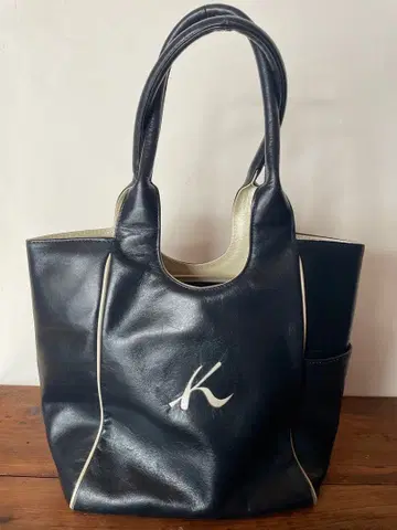 Kitamura 가죽 토트백 K 로고