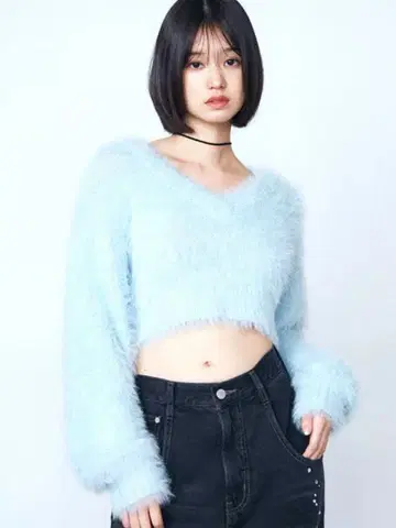 아이스 블루 크롭 스웨터 V넥