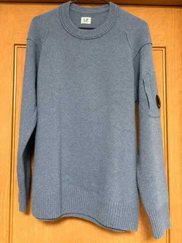 C.P. Company 블루 스웨터 우에스기 슈헤이