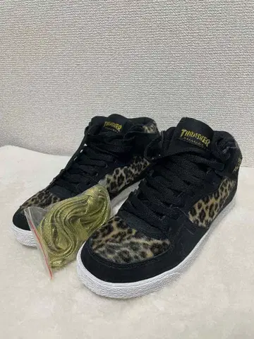 THRASHER 레오파드 무늬 하이컷 스니커즈