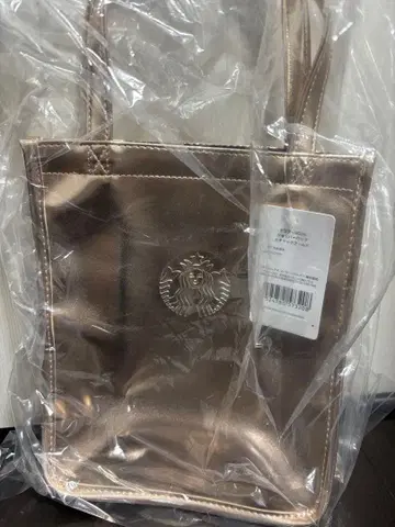 스타벅스 홀리데이 2024 쇼퍼백 메탈릭 골드 백