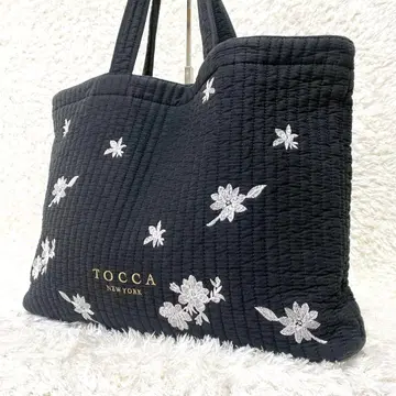 TOCCA 토카 퀼팅 토트백 블랙 x 꽃 자수 A4 수납 가능