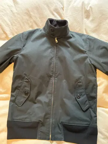 BEAMS 점퍼 블랙 (지금 가격 인하 중)