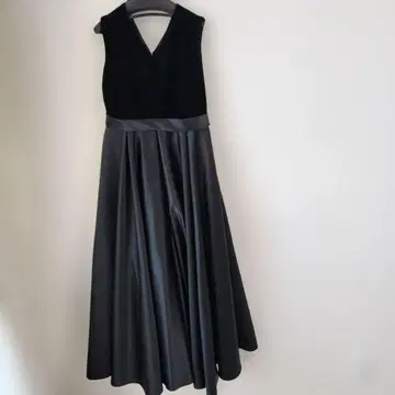 블랙 V넥 슬리브리스 롱 드레스 size 160