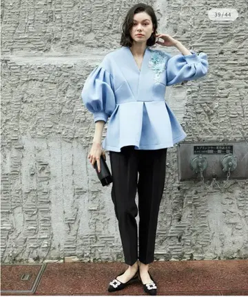 꽃 모티브 V넥 벌룬 소매 상의