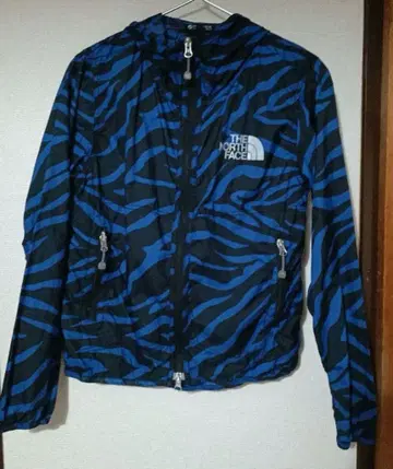 THE NORTH FACE 제브라 패턴 마운틴 후드티 여성 S 사이즈