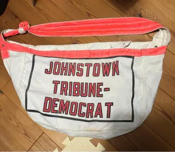 60s 뉴스 페이퍼 백 얼룩