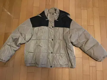 후드 부착 베이지 블랙 충전솜 점퍼