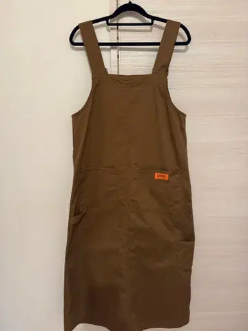 UNIVERSAL OVERALL 오버롤 스커트 모카