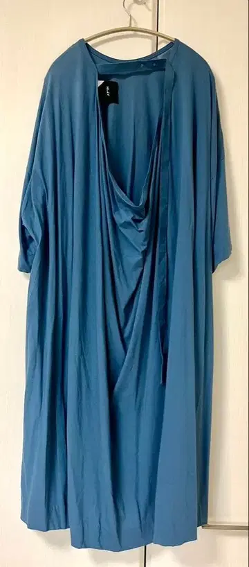 ATON 블루 드레이프 롱 원피스