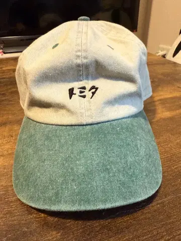 토미타 시오리 캡(모자) 로고 자수 포함