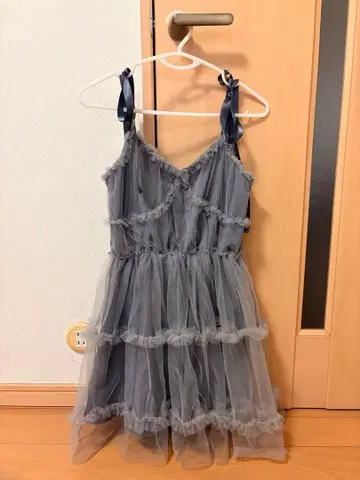 MAJESTIC LEGON 미니 프릴 튤 어깨 리본 피스체