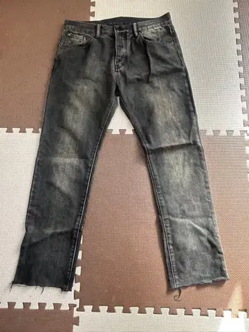 mnml 다크 그레이 슬림핏 데님