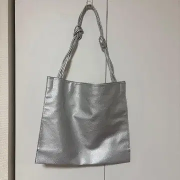 실버 토트백 꼬임 핸들