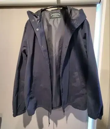 네이비 나일론 자켓 후드 부착