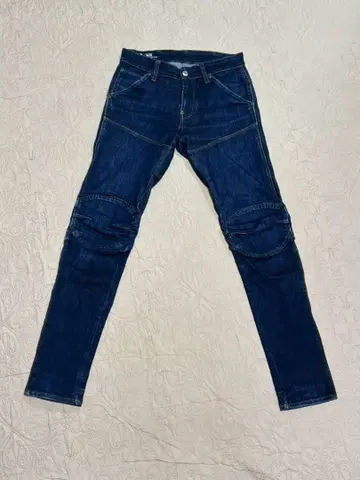 무릎 패드 부착 다크 블루 스키니 데님