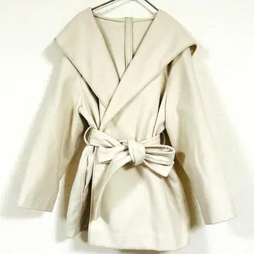 [스나이델] SNIDEL 아이보리 후드 부착 숏 리버 코트 F 사이즈